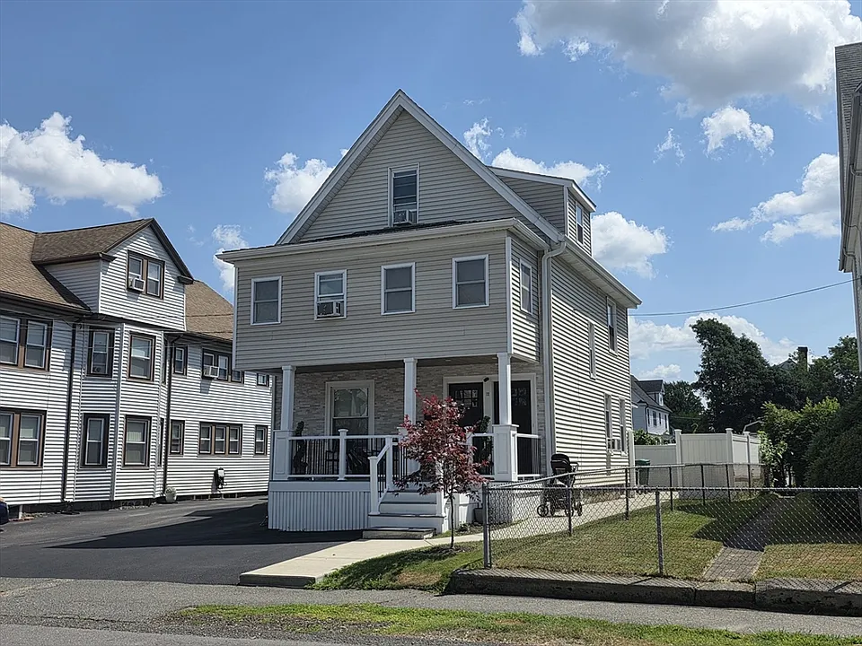 12 Hoyle St #2
