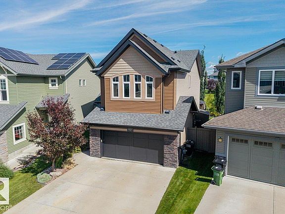 2nd image of 1021 Coopers Hawk Link NW