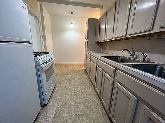 4th image of 884 E 28th St Floor 2