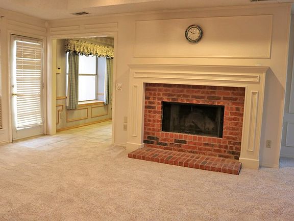 2nd image of 507 Vicki Ln