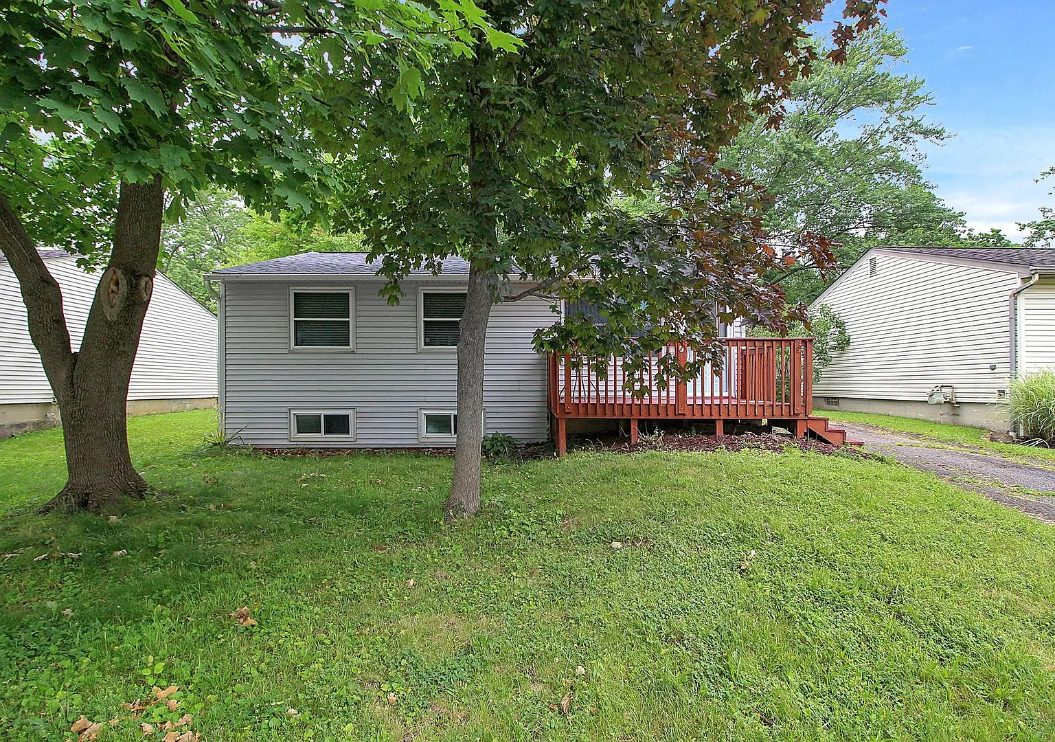 3 Bedroom Home For Rent — Photo 2