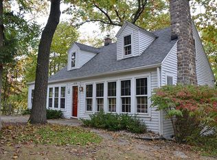 W4233 Crescent Dr, Lake Geneva, WI 53147