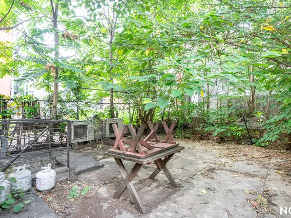 111 Dupont Street image 13 of 15