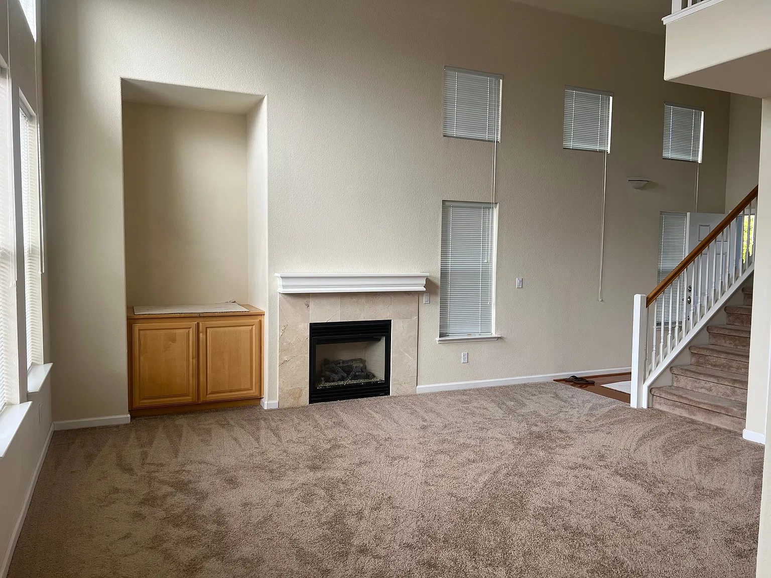 3 bed, 2.5 bath, 1734 sqft, $4,500 — Photo 3