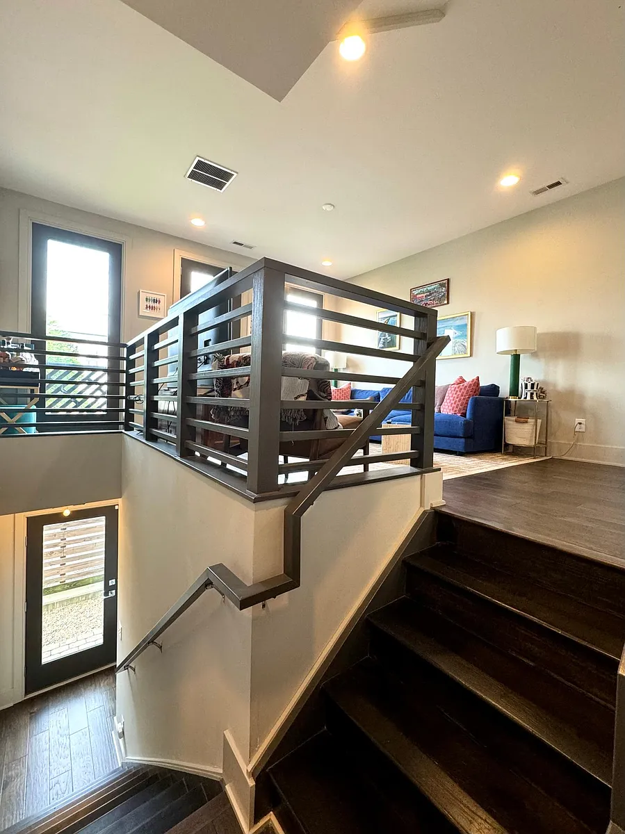 Building Photo - 246 Domain Way