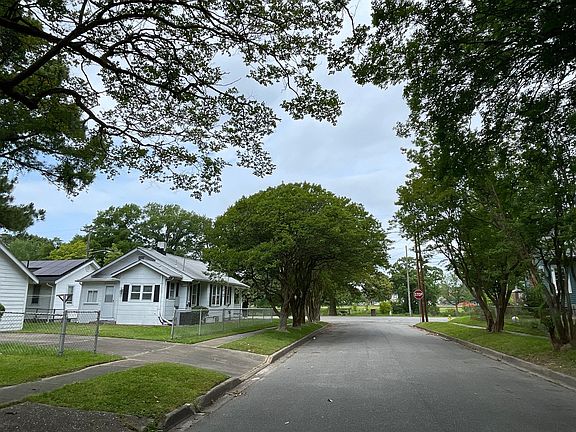 4th image of 2329 Keller Ave