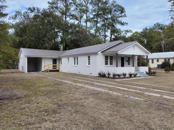 220 Thompson St, Walterboro, SC 29488
