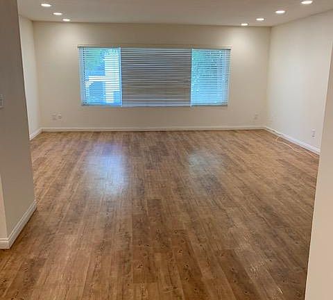 4th image of 130 W Mountain St APT 106