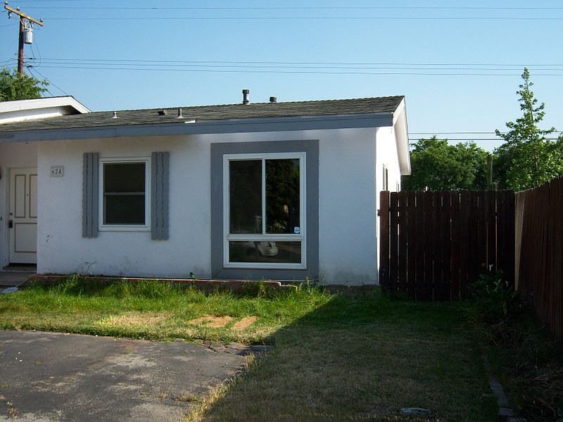 2nd image of 624 Foxpark Dr