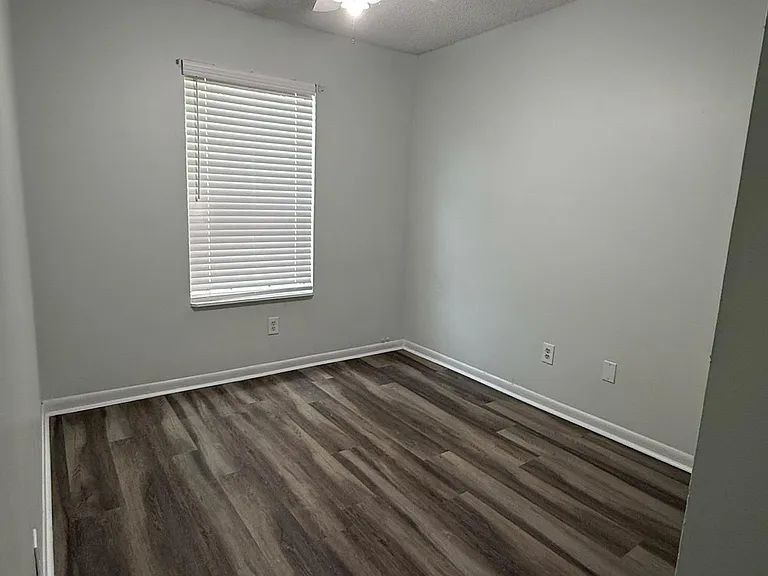 118 Georgian Park Dr — Photo 5
