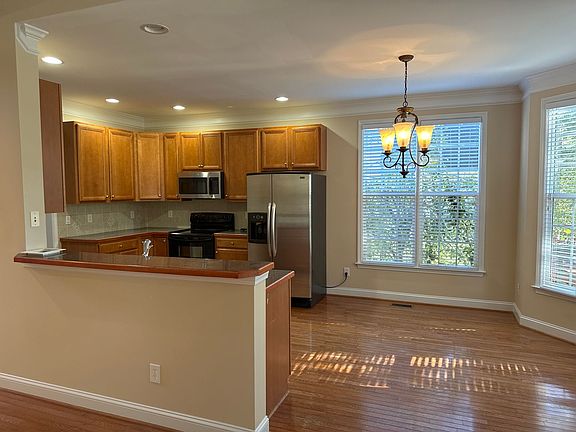 4th image of 87 Cottswold Ln