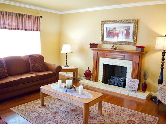 3rd image of 367 Dolores Way