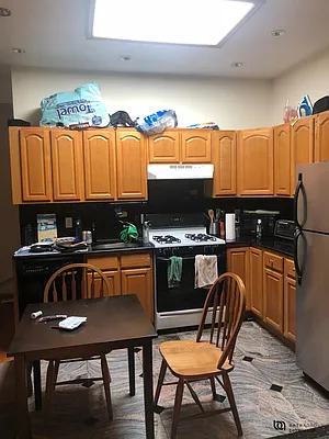 Rented by Batra Group Inc | media 35