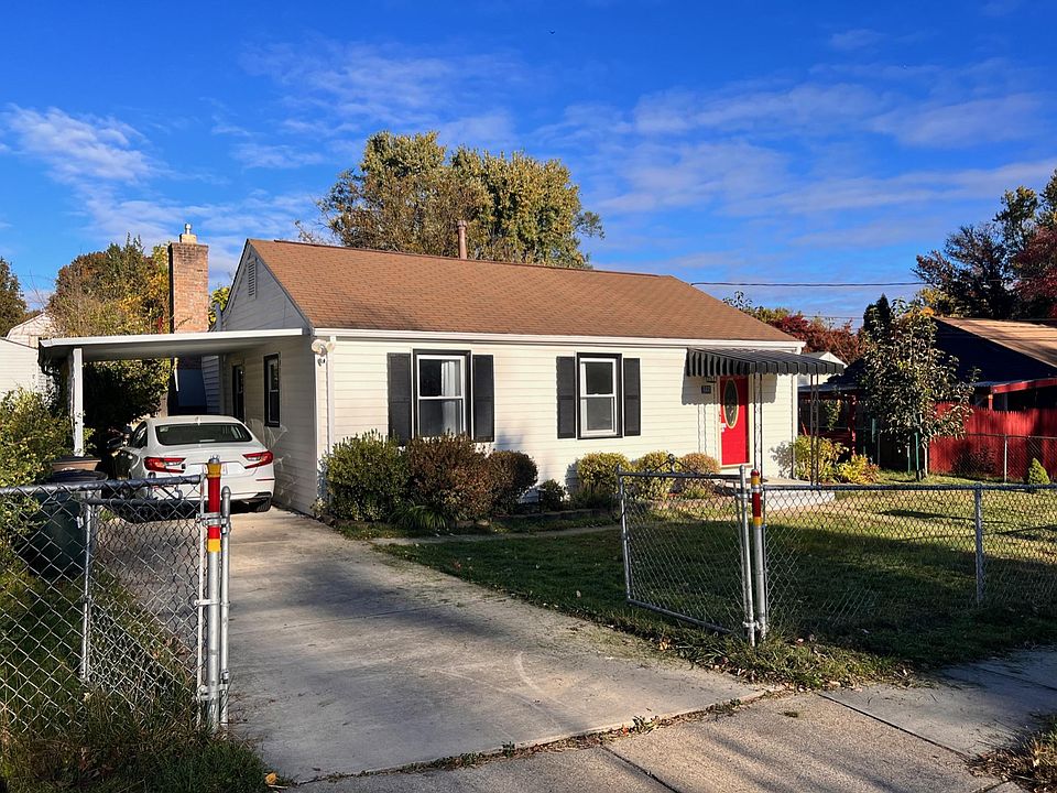 Carport parking and drive way parking with fully fenced front yard and back yard
