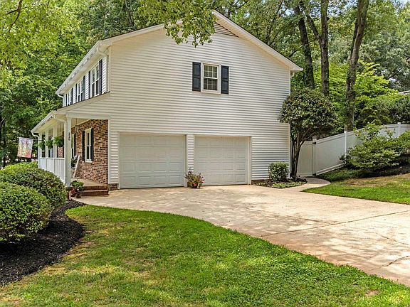 4th image of 226 Stoney Creek Dr