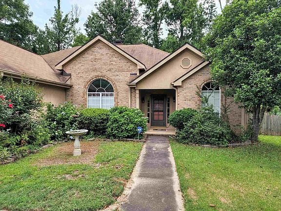 2nd image of 111 Autumn Woods Dr