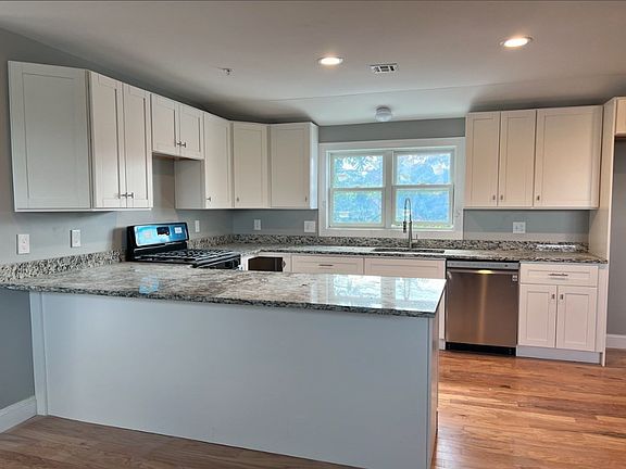 3rd image of 18A Rockville Park #A