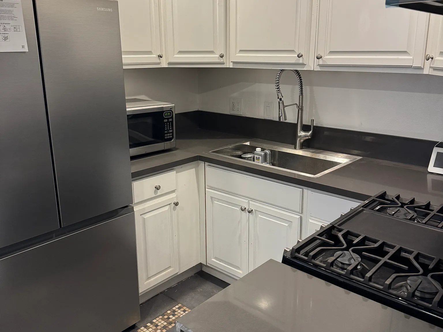 3 bed, 848 sqft, $3,450 — Photo 4