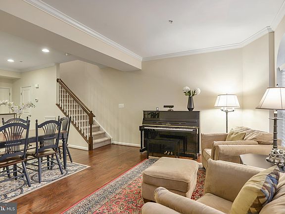 3rd image of 9545 Hyde Pl