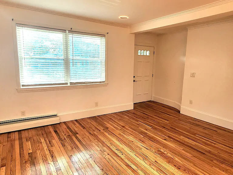 248 Pearl St #1 — Photo 8