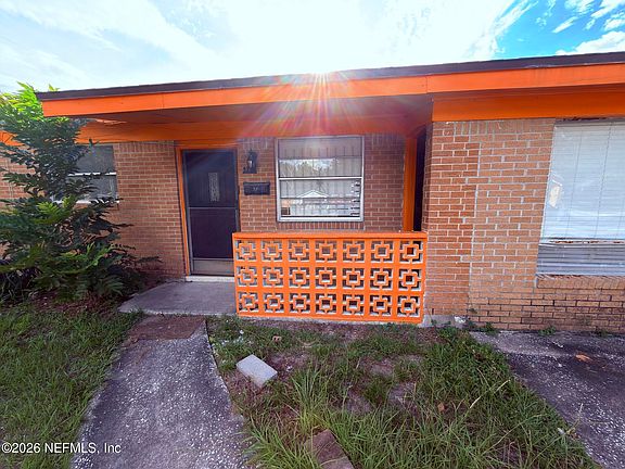 3rd image of 9806 PRIORY Avenue