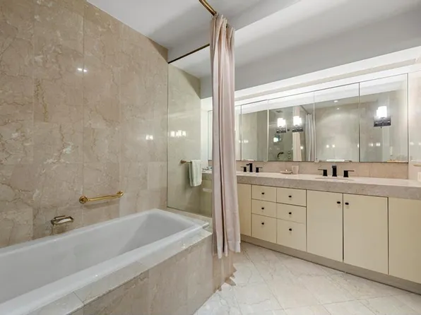 870 5th Avenue image 8 of 13