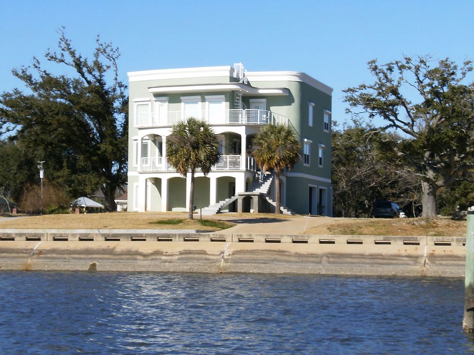 2nd image of 1505 Beach Blvd
