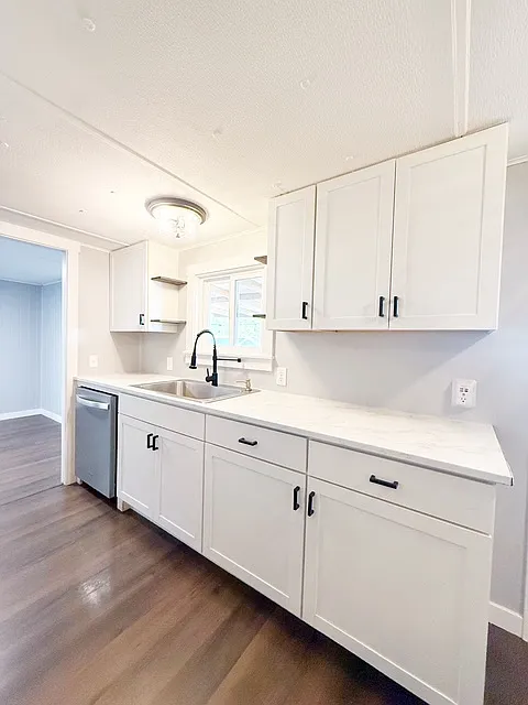2110 Kent Avenue West - 1 — Photo 4