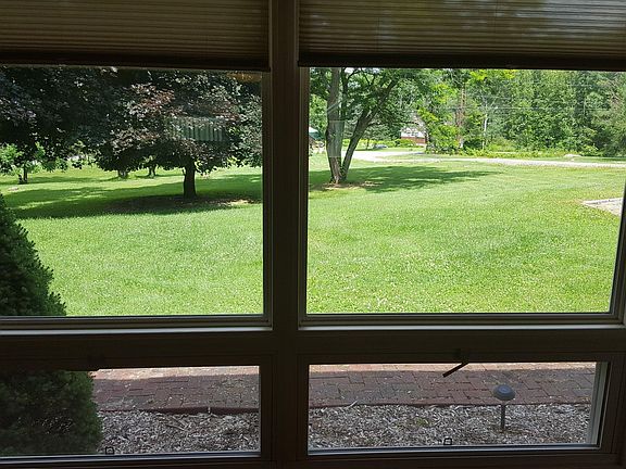 4th image of 95 Old Salem Pike