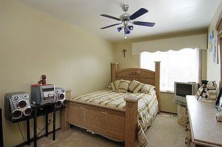 3rd image of 146 Appleby Dr