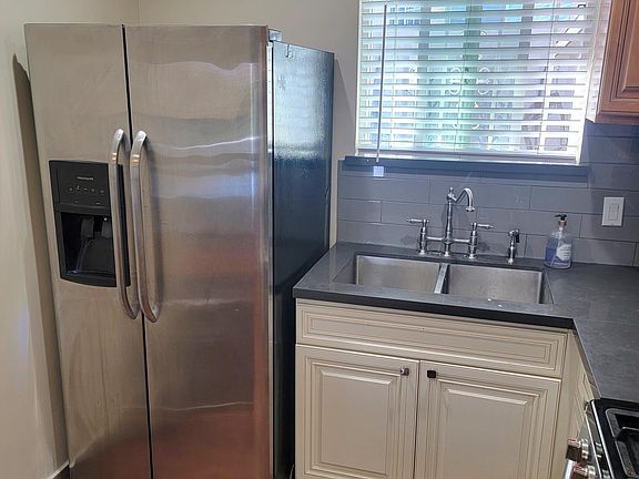 4th image of 2568 Loma Vista Dr