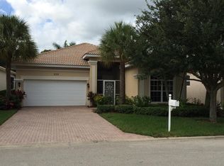259 Glen Eagle Cir, Naples, FL 34104
