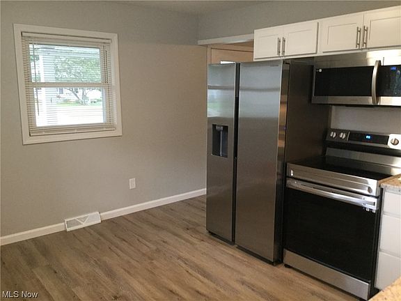 3rd image of 700 Boston Ave