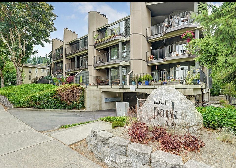 2nd image of 9330 NE Juanita Dr APT 405