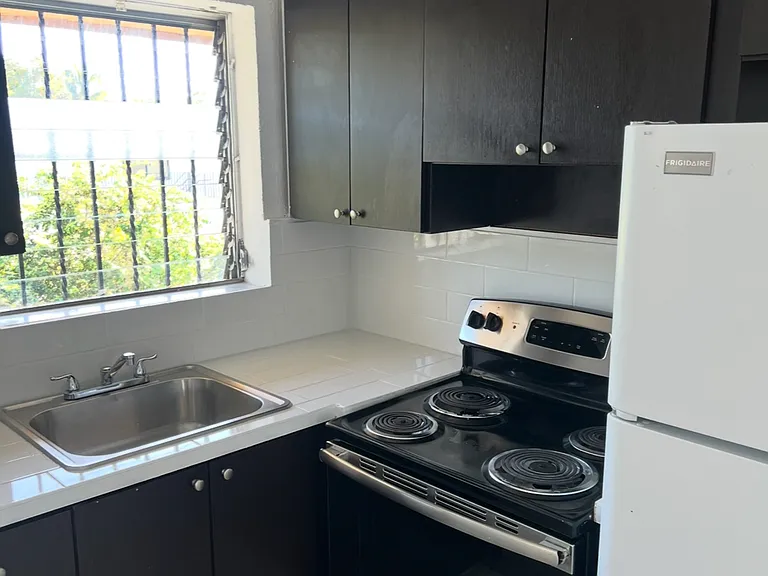 975 NW 5th St #8 — Photo 7