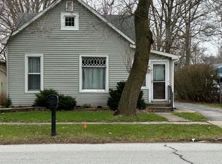 708 S Main St, Kouts, IN