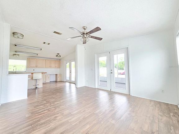 5th image of 1000 WALKER STREET #396