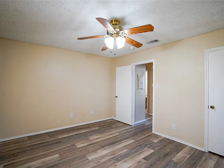 6702 Everhart Rd E #102 — Photo 14