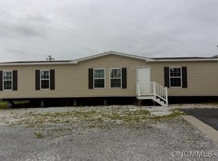 2 Spring St, Candler, NC 28715