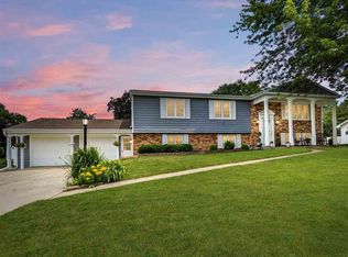 1122 Ridgemont Rd, Waterloo, IA 50701