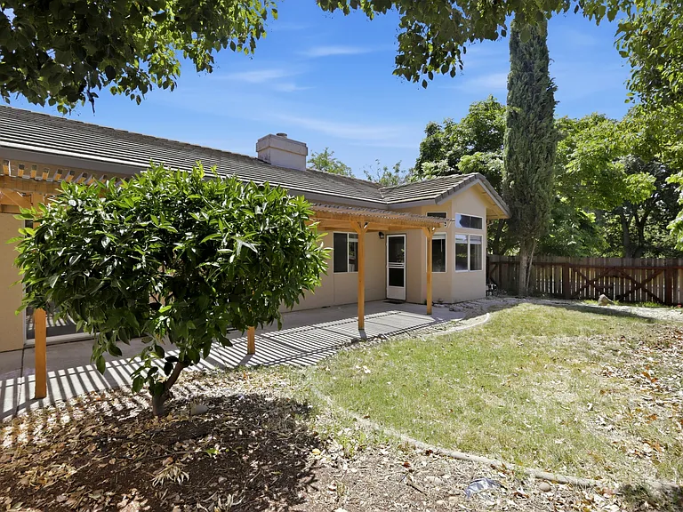 680 Canyon Creek Way — Photo 32