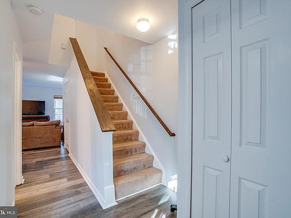 5th image of 15307 Waters Edge Ct