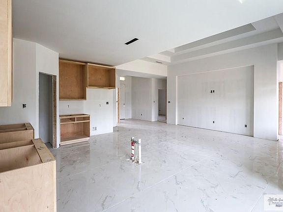 3rd image of 7056 Heritage Oaks Dr
