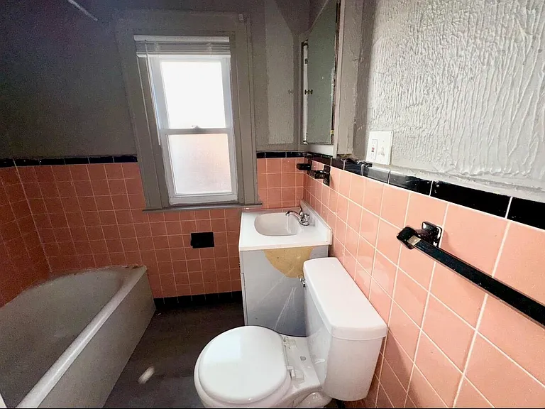 5856 Barrett St — Photo 7