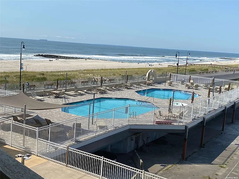 360 Shore Rd #2G — Photo 16