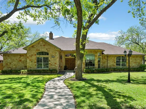 313 Stewart Street, Meadowlakes, TX 78654