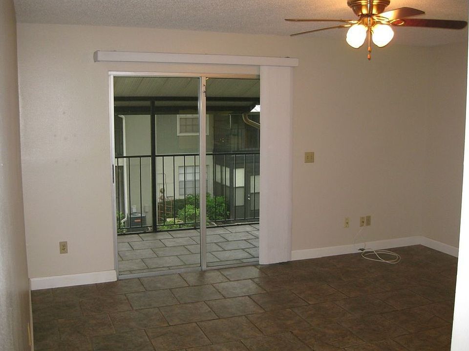 Living Rm to Balcony