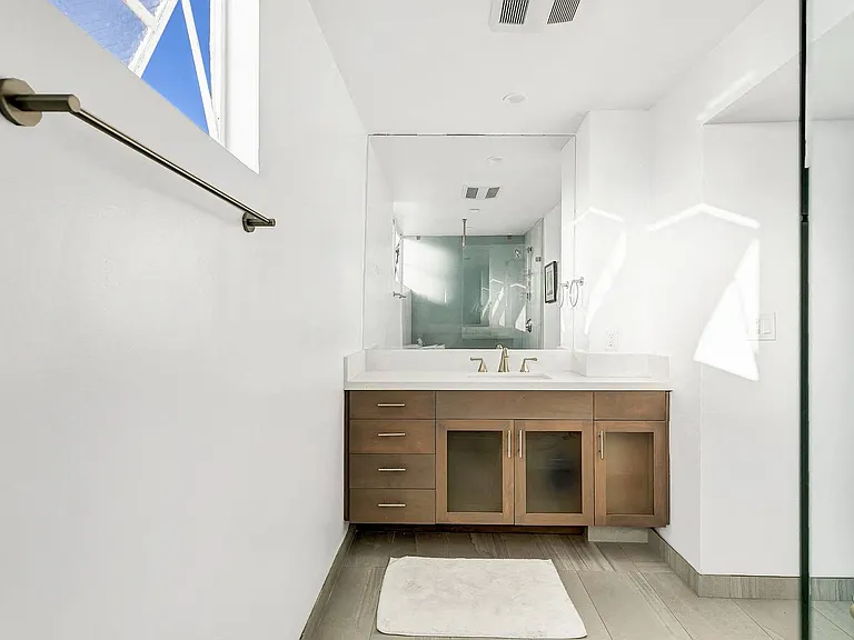 1025 Ocean Avenue — Photo 52