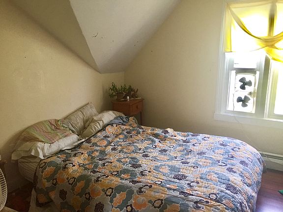 3rd image of 35 Hammond St #3