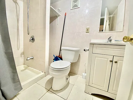 Rented by Realty Nerd | media 5